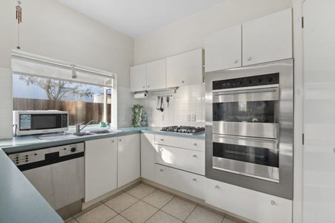 Photo of property in 27c Heathcote Road, Castor Bay, Auckland, 0620