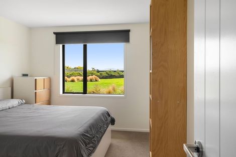 Photo of property in 24 Whitcombe Place, Darfield, 7571