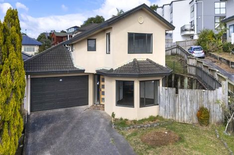 Photo of property in 2/14 Mossop Rise, Glenfield, Auckland, 0629