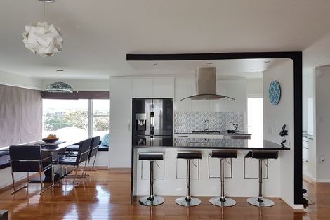 Photo of property in 2/100 Manuka Road, Bayview, Auckland, 0629