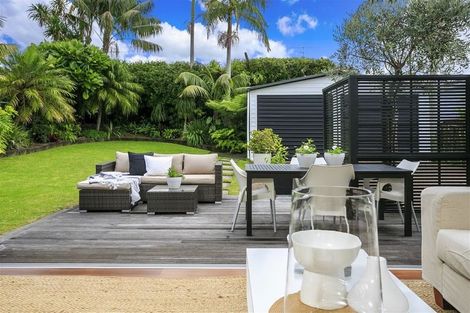 Photo of property in 14 Welland Place, Hillcrest, Auckland, 0627