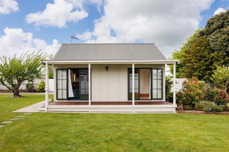 Photo of property in 121/123 High Street, Bulls, 4818