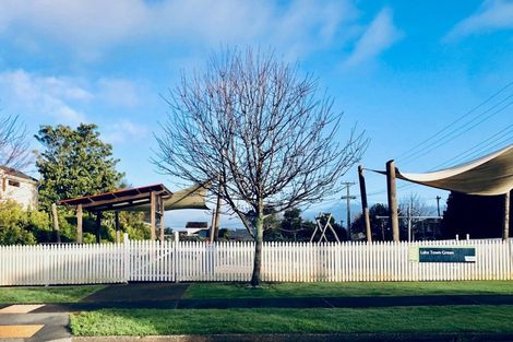 Photo of property in 1/14 Pine Ridge Terrace, Hauraki, Auckland, 0622