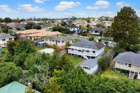 Photo of property in 5 Thomas Rea Place, Te Atatu South, Auckland, 0610