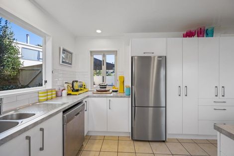 Photo of property in 3 Moana Place, Taradale, Napier, 4112