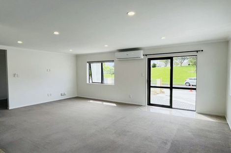 Photo of property in 15 Aronia Way, Goodwood Heights, Auckland, 2105