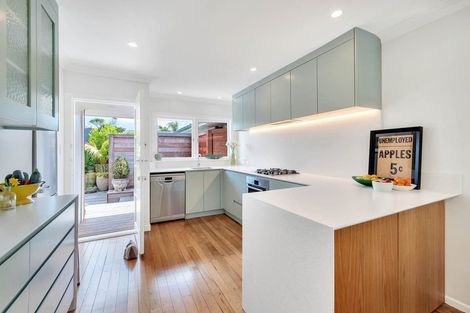 Photo of property in 2/12 Bella Vista Road, Herne Bay, Auckland, 1011