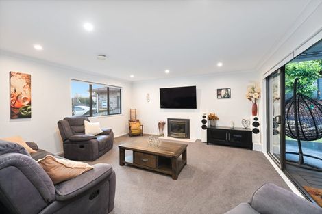 Photo of property in 10 Finsbury Place, Henderson, Auckland, 0612