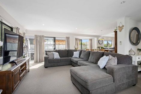 Photo of property in 7 Modello Lane, Waiuku, 2123