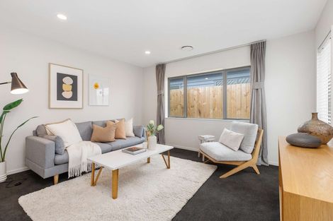 Photo of property in 24 Vinistra Road, Kumeu, 0810