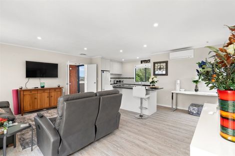 Photo of property in 1/8 Kells Place, Botany Downs, Auckland, 2010