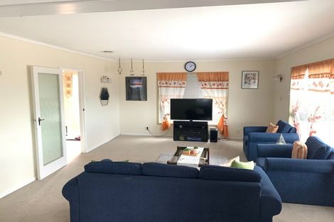 Photo of property in 23 Chivalry Road, Glenfield, Auckland, 0629