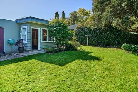 Photo of property in 5 Marina Grove, Hutt Central, Lower Hutt, 5010