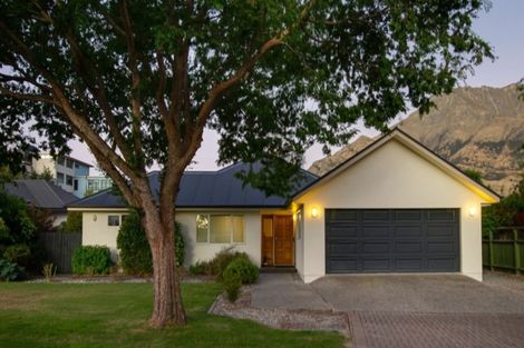Photo of property in 39 Elm Tree Avenue, Frankton, Queenstown, 9300