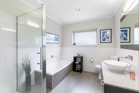 Photo of property in 11 Fendalton Place, Hatfields Beach, Orewa, 0931