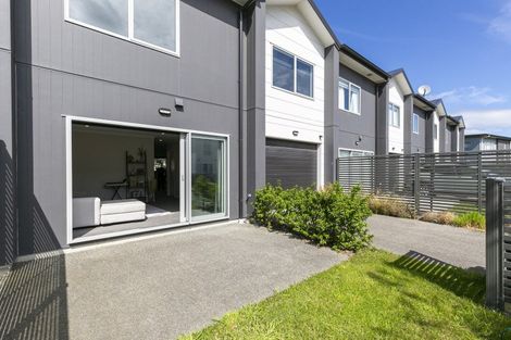 Photo of property in 28 Bluff Road, Kenepuru, Porirua, 5022