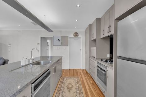 Photo of property in 2 Carrington Avenue, Hillcrest, Hamilton, 3216