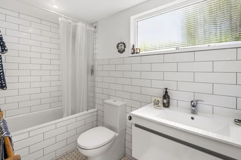 Photo of property in 18 Moir Street, Mount Victoria, Wellington, 6011