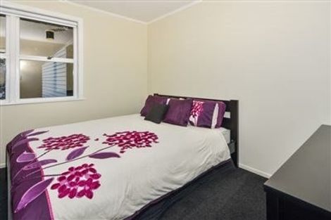 Photo of property in 2/51 Knightsbridge Drive, Forrest Hill, Auckland, 0620