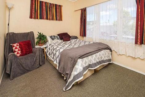 Photo of property in 112 Cargill Street, Papakura, 2110