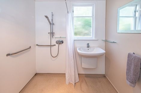 Photo of property in 42 Gloag Street, Waverley, 4510