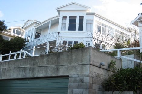 Photo of property in 50 Central Terrace, Kelburn, Wellington, 6012