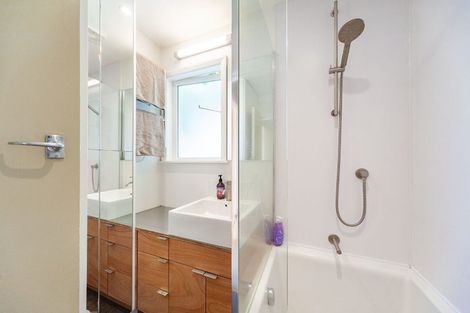 Photo of property in 120 Ohiro Road, Brooklyn, Wellington, 6021