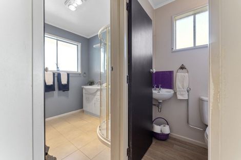 Photo of property in 8 Kowhai Street, Levin, 5510