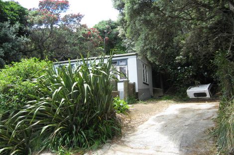 Photo of property in 9 Berridge Road, Muriwai, 0881