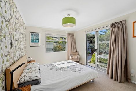 Photo of property in 15 Napier Grove, Waikanae Beach, Waikanae, 5036