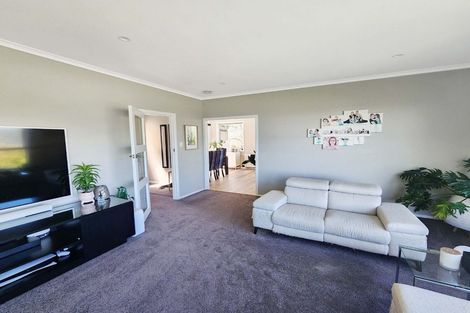 Photo of property in 11 Onehuka Road, Tirohanga, Lower Hutt, 5010