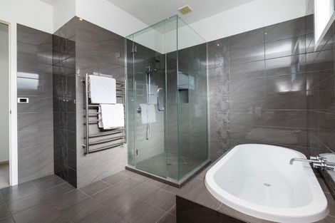 Photo of property in 6 Orotu Drive, Poraiti, Napier, 4112