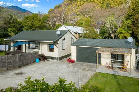 Photo of property in 62a Kent Street, Picton, 7220