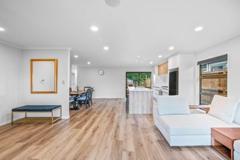 Photo of property in 4 Raoriki Road, Pukekohe, 2120