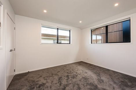 Photo of property in 3/97 Whites Line East, Waiwhetu, Lower Hutt, 5010