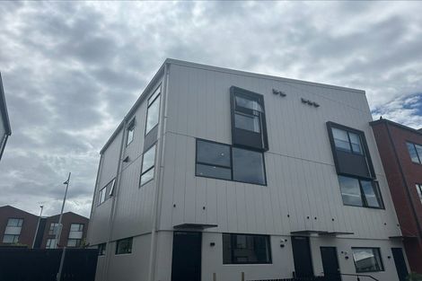 Photo of property in 5/2 Rangitamiro Place, Hobsonville, Auckland, 0616