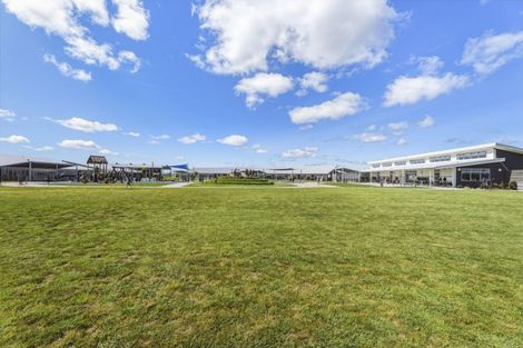 Photo of property in 8 Tauhinu Place, Papamoa, 3118