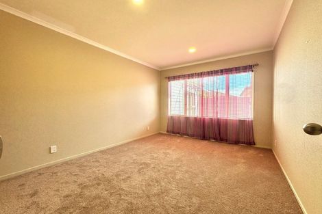 Photo of property in 54 Stranraer Crescent, Wattle Downs, Auckland, 2103