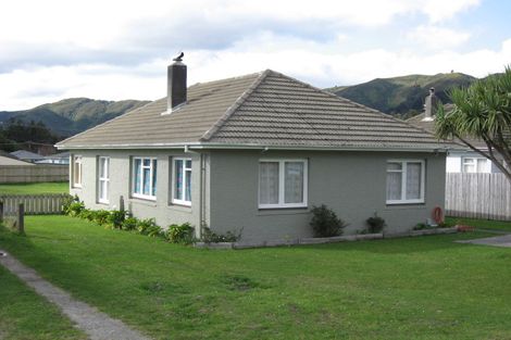 Photo of property in 52 Wainuiomata Road, Wainuiomata, Lower Hutt, 5014