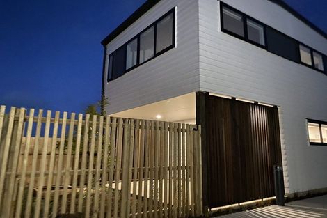 Photo of property in 2/5 Brandon Road, Glen Eden, Auckland, 0602
