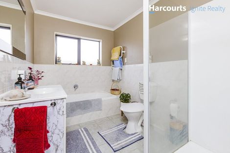 Photo of property in 48 Robert Ross Place, Clendon Park, Auckland, 2103