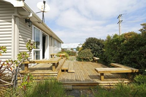 Photo of property in 5 Whitcombe Road, Opunake, 4616