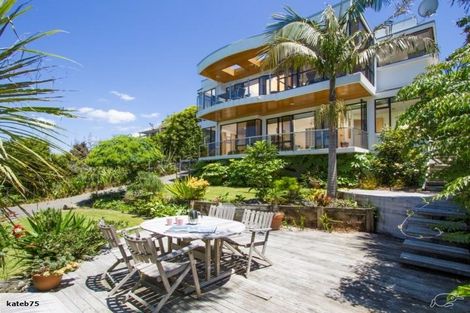 Photo of property in 2/19 Churchill Road, Murrays Bay, Auckland, 0630