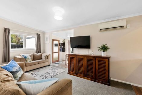 Photo of property in 21a Korau Grove, Stokes Valley, Lower Hutt, 5019