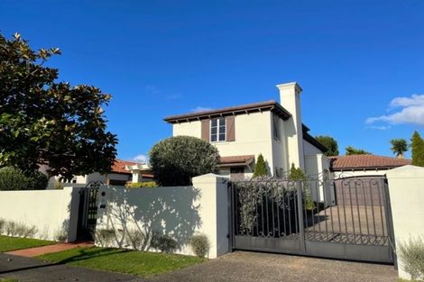 Photo of property in 11 Fairfield Lane, East Tamaki Heights, Auckland, 2016