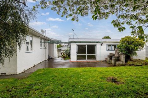 Photo of property in 10 Stoke Place, Awapuni, Palmerston North, 4412