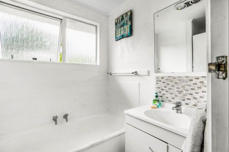 Photo of property in 49 Norana Road, Timberlea, Upper Hutt, 5018