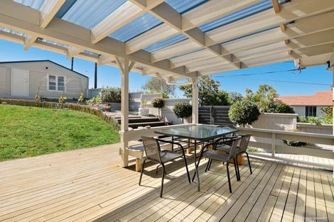 Photo of property in 50 Arran Road, Browns Bay, Auckland, 0630
