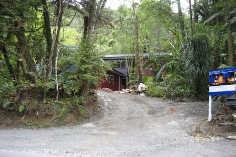 Photo of property in 410a Scenic Drive, Waiatarua, Auckland, 0612