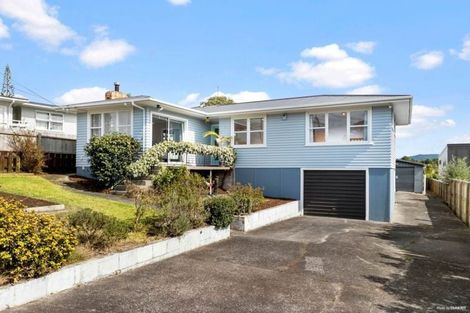 Photo of property in 87 Awaroa Road, Sunnyvale, Auckland, 0612